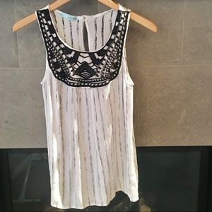 Perfect Little Black & White Flowy Tank Small